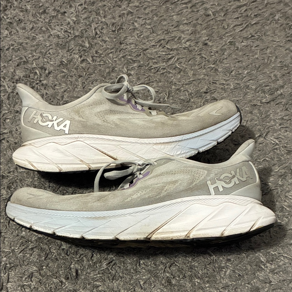 Hoka Arahi 6